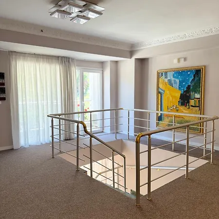 Bleart Hotel